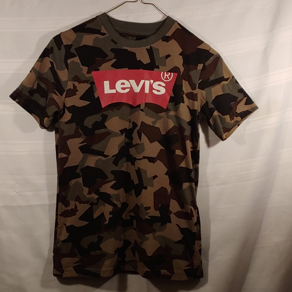 Levi T-Shirt